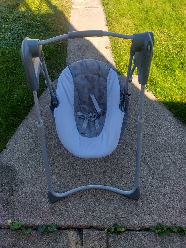 Graco Slim Space Compact Baby Swing Adjustable Hight,Reign