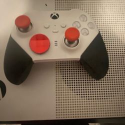 Xbox Pro Controller Comes With New Attachments