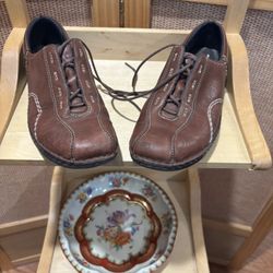 Clarks Women’s Bowling Style Leather Shoes 7.5 Cognac 