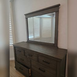 Dark Gray Dresser with Mirror - Like New - Richmond, TX