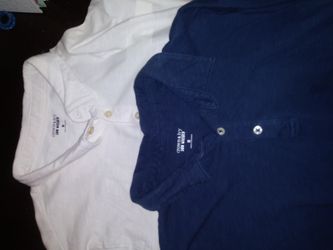Men's Size Medium Crown And Ivey Sun Washed Shirts. White And Navy. Good Condition. 4.00/each or Both for 7.00.