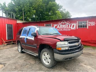 2001 CHEVY TAHOE IN FOR PARTS!!