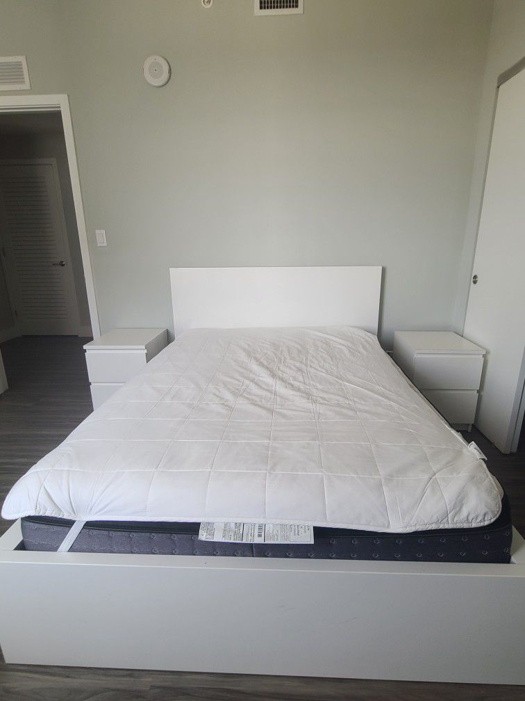 Full Size Bed, With Frame and Mattress 
