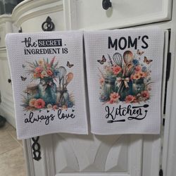"Mom's Kitchen" Towel Set