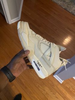 Off white 4s 10.5 men’s / 12 in women