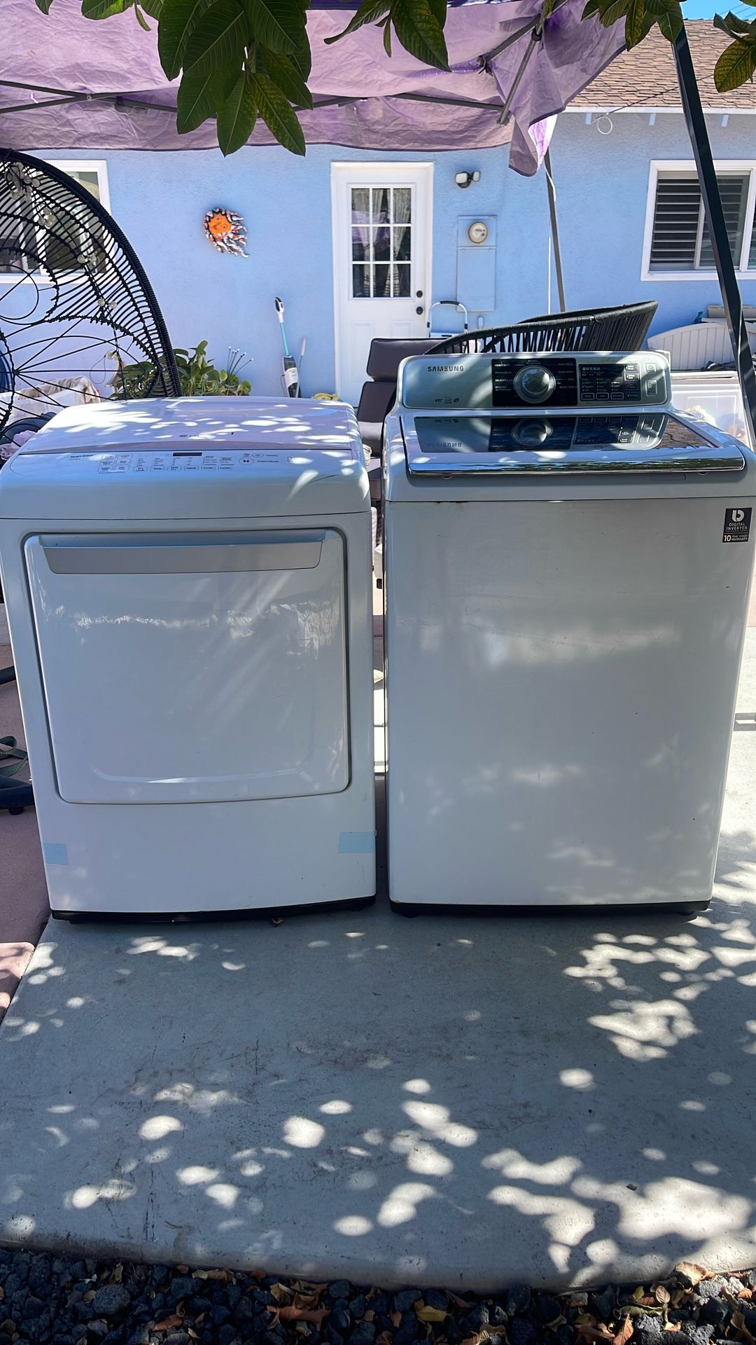 Washer And Dryer /the Washer Is  A Samsung And The Dryer Is A LG 
