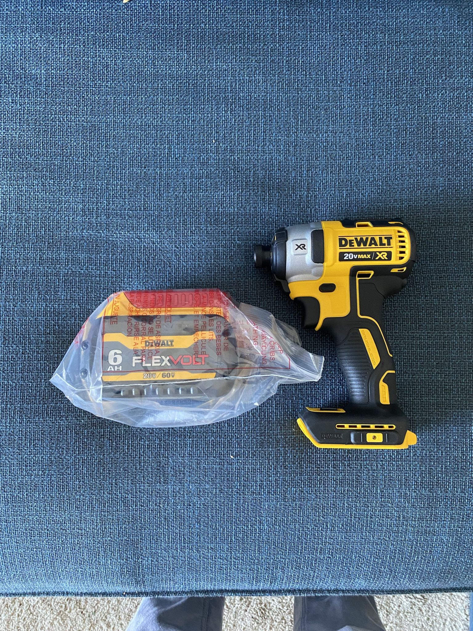 DEWALT XR BRUSHLESS SPEED IMPACT DRILL FLEXVOLT BATTERY