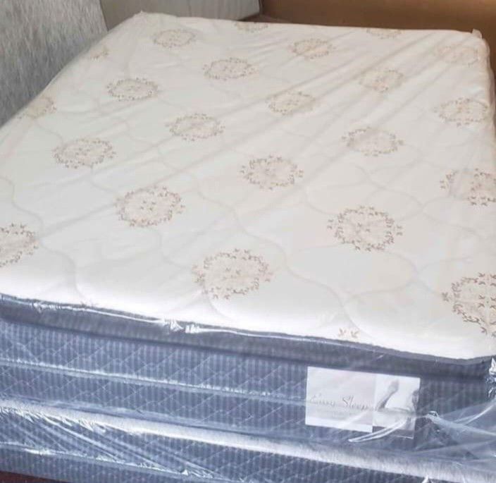 QUEEN PILLOWTOP MATTRESS Home & Garden