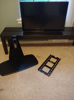 32" TV Not Smart TV With Swivel Wall Mount & Desk Top Stand
