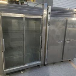 Traulsen G22010 Stainless Steel Commercial Freezer – Double Door - works good - proper temperatures MSRP 8000.00 one of 4 door hinges is bad but still