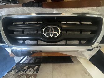 2nd Gen Tacoma grill $75 OBO