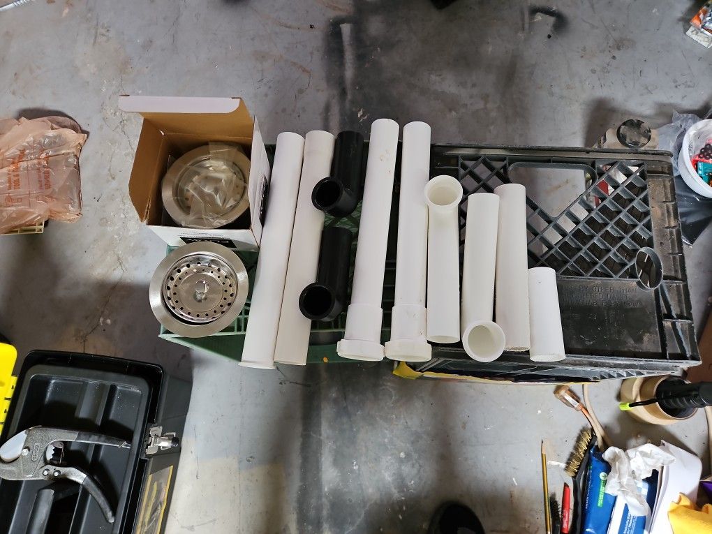 1 1/2 Plastic Tubing & Fittings Etc With Stanley Tool Box in Chandler 