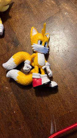 Tails Figure
