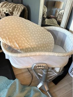 Halo Bassinet Swivel Sleeper
