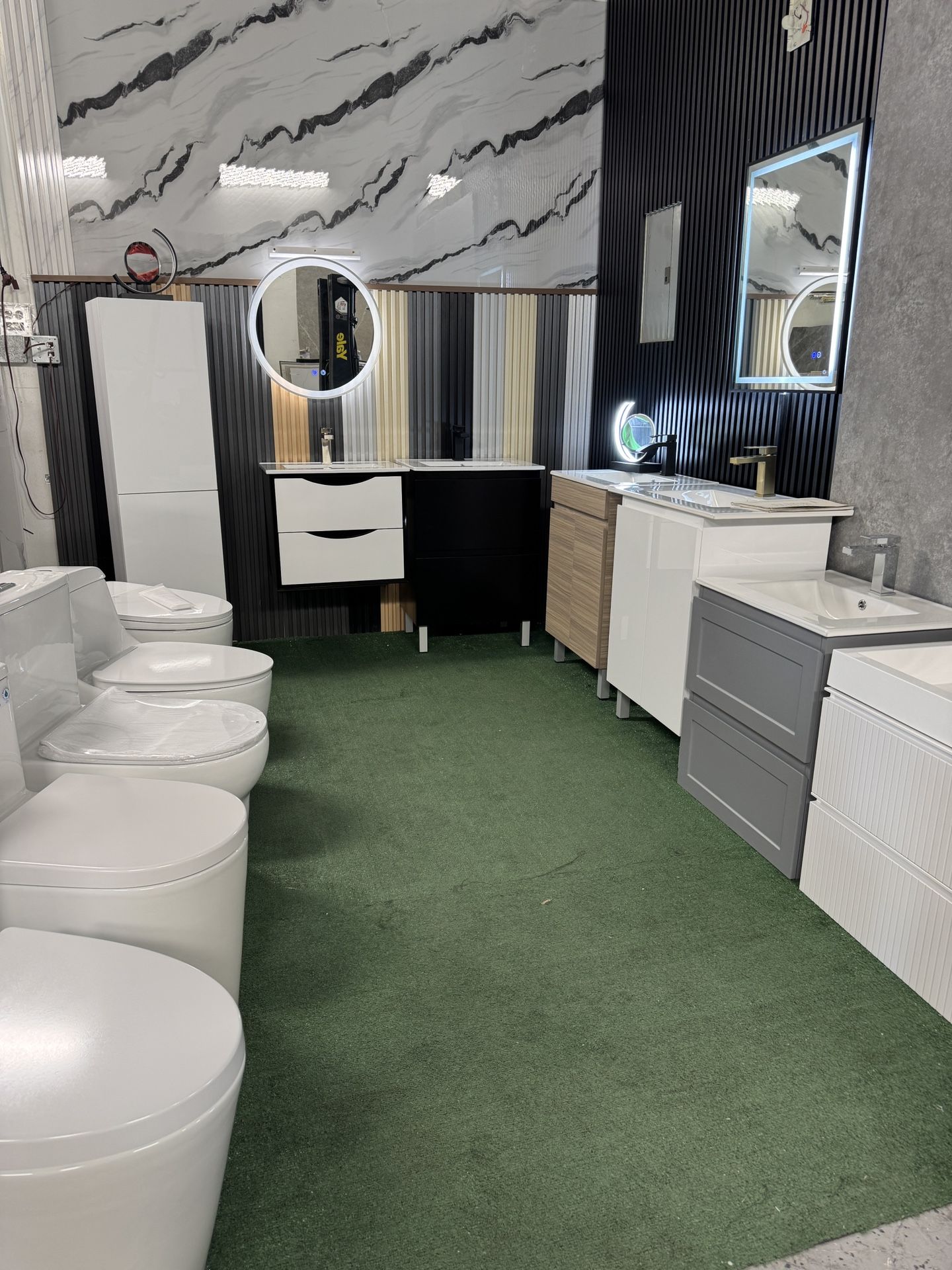 Vanity - Toilet. - Mirror - Grifo - Wall Gabinet