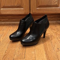 Adrienne Vittandini Black Leather Heeled Booties