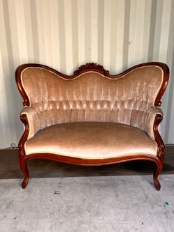 Victorian Style Love seat