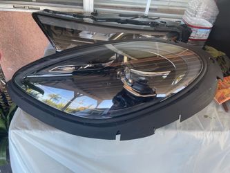 Porsche Macan Left Side Headlight 2022 OEM LED complete