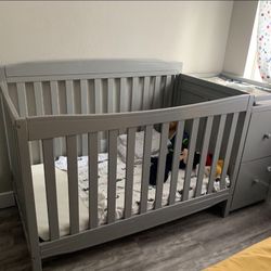 Crib plus Changing Table (Grey)  w/mattress 