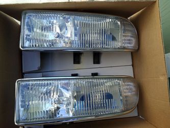 98 - 04 S10 pickup Blazer Headlights Stock with Hi & Lo beam bulbs