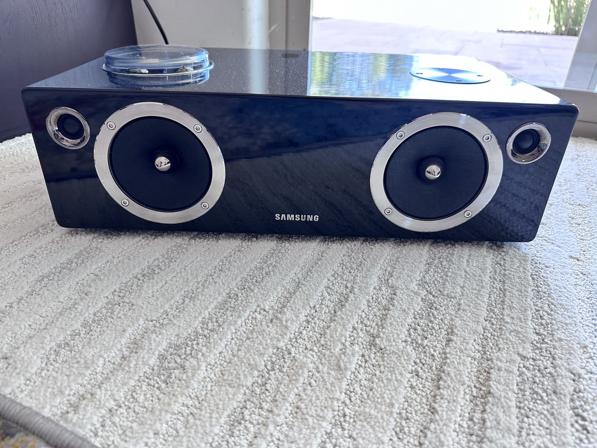 Samsung DA-E751 Vacuum-Tube and Digital Amp Wireless Audio System with Dual Dock