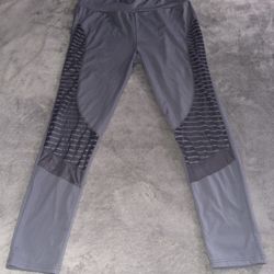 Grey Stretch Leggings with Sheer Panels – Size 2XL