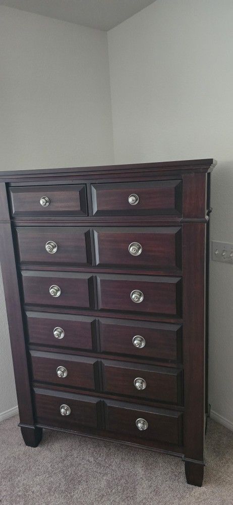 Bedroom Furniture Set