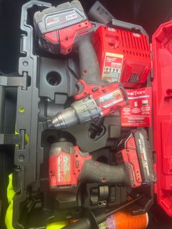 Milwaukee fuel drill M18 drill set