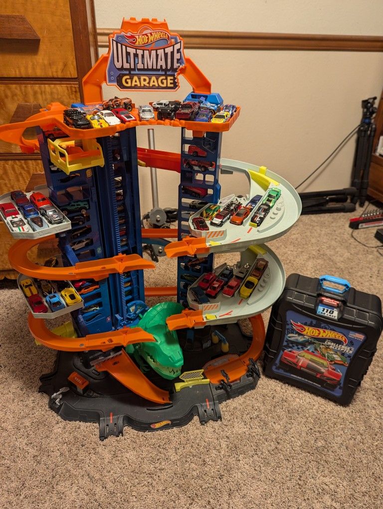 Hot Wheels Ultimate Garage, Cars And Case Included