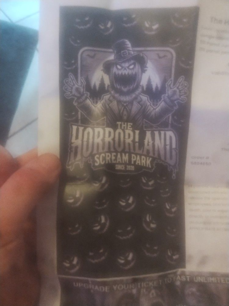 2 Tickets To The horrorland Scream Park
