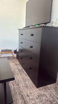 8 Drawers