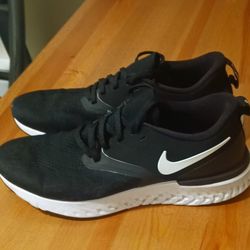 Nike Odyssey Flyknit Black & White Women's 9.5 