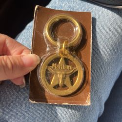 New Vintage Marlboro Longhorn Steer Keychain