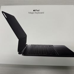 iPad Pro 11-inch M4(256GB, Wi-Fi) + Magic Keyboard for Sale