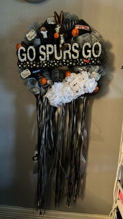 Spurs Wreath