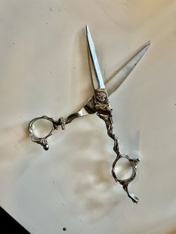Hachi Haircutting Shears