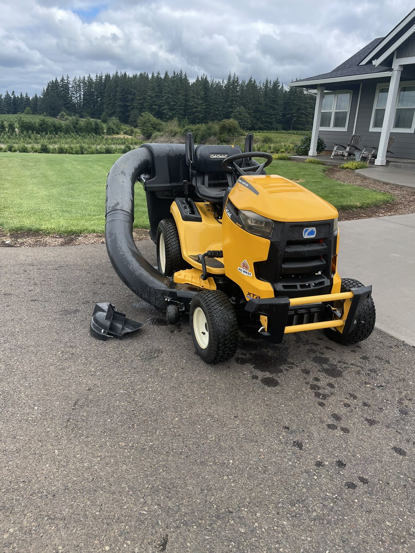 Club Cadet Riding Mower