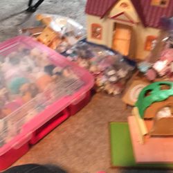 Calico Critters With 2 Houses, Tree House , Furniture, 1 Bin & Plastic Bag Of Critters 