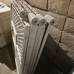 Play gate needs to be cleaned two sets together clearing out your gain just need to clean