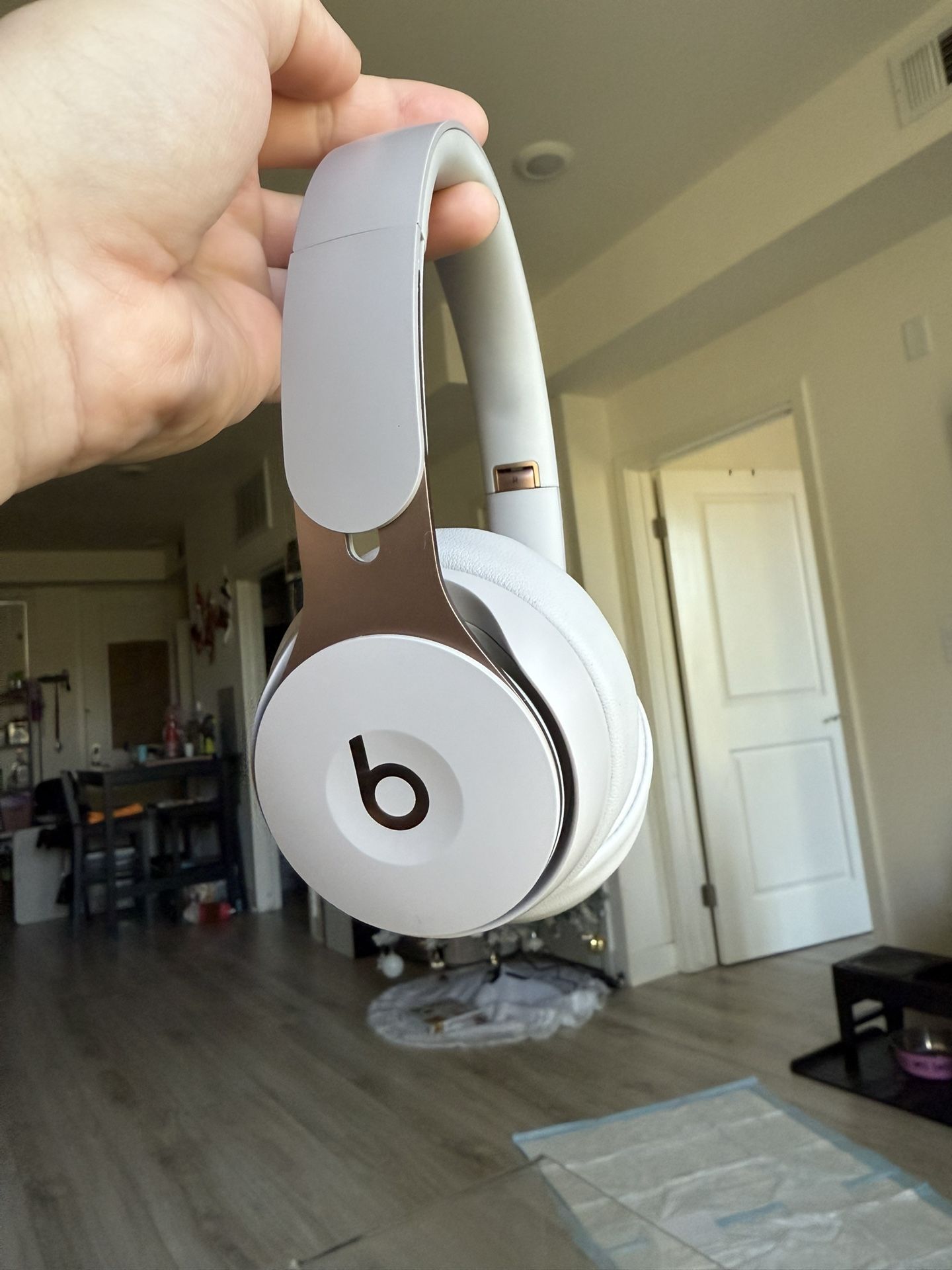 Beats Solo Pro 