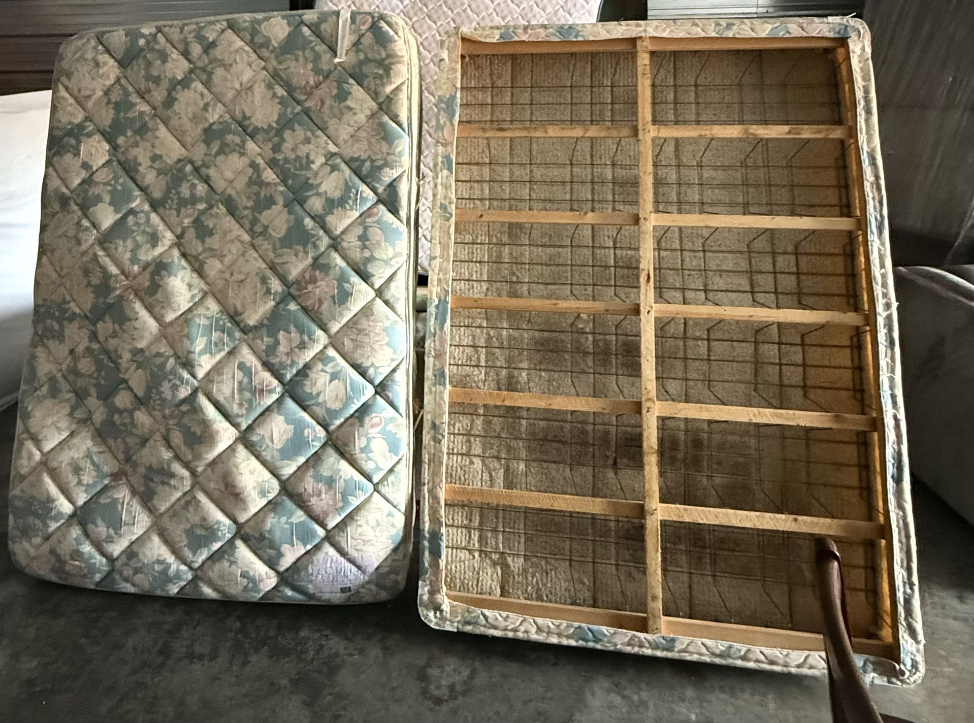 Full Size Mattress And Box spring