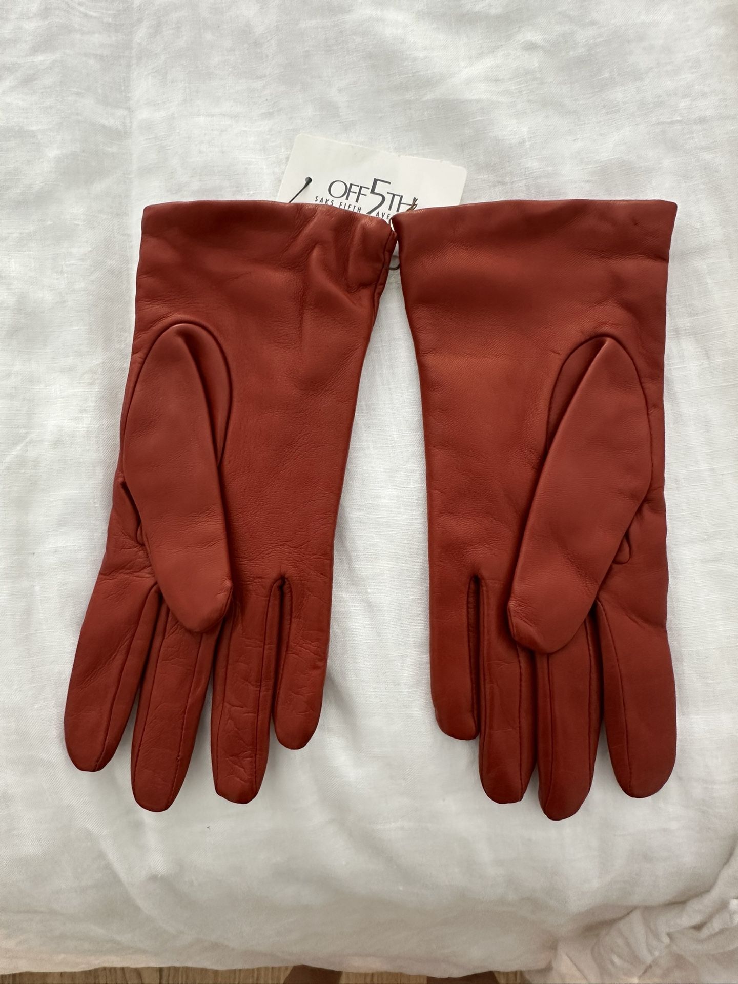 Saks Gloves