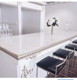 Kitchen or restaurant bar