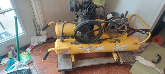 DeWALT Electric Wheelbarrow Compressor