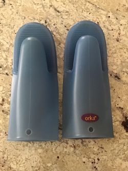 Orka Mastrad Silicone BBQ Grill/Oven Mitts