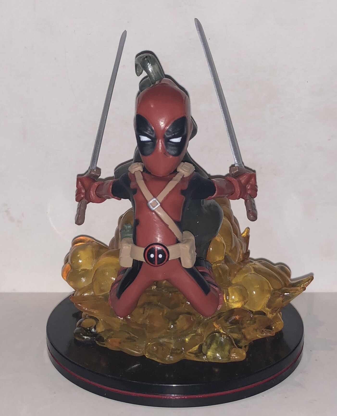 Deadpool mini Statue new in box x-men collectible