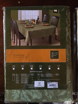 Round table cloths brand new
