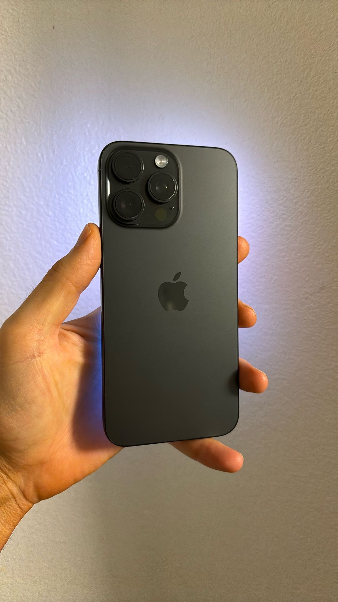 Apple iPhone 15 Pro Max 10/10 Condition Unlocked / No Sim Card Restrictions Black Color