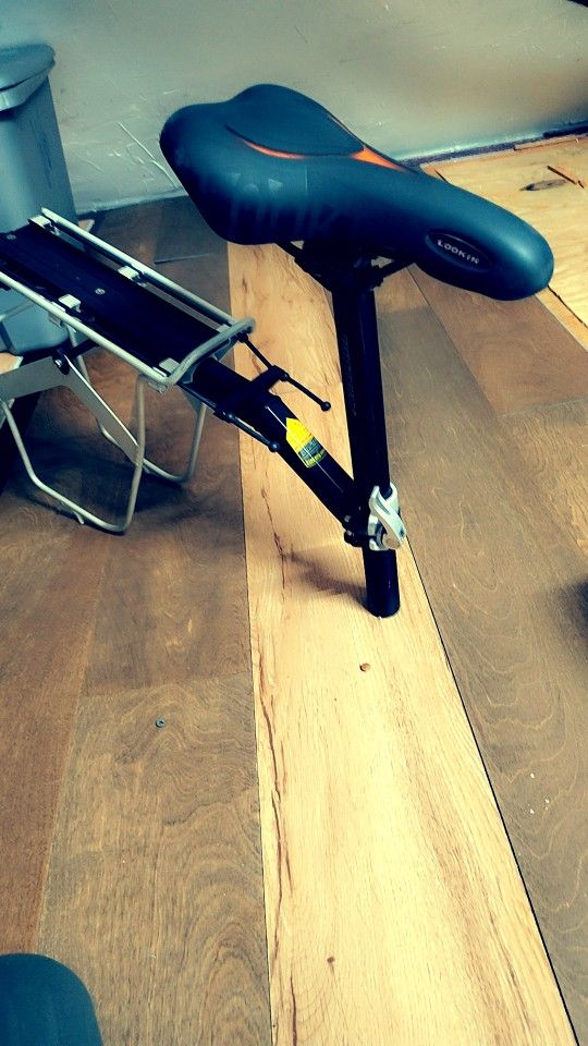Lookin Pro Max Seat, With Carry On Tray