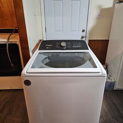 WHIRLPOOL WASHER GOOD CONDITION LARGE CAPACITY HEAVY DUTY DELIVERY AVAILABLE FOR EXTRA FEE WE DO REPAIRS 